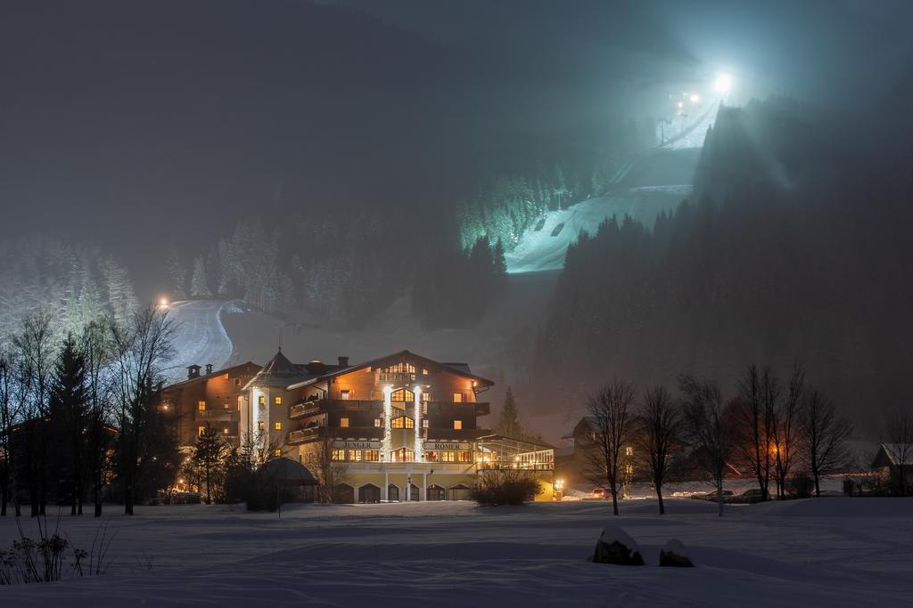 Hotel Zum Jungen Romer Radstadt Bagian luar foto