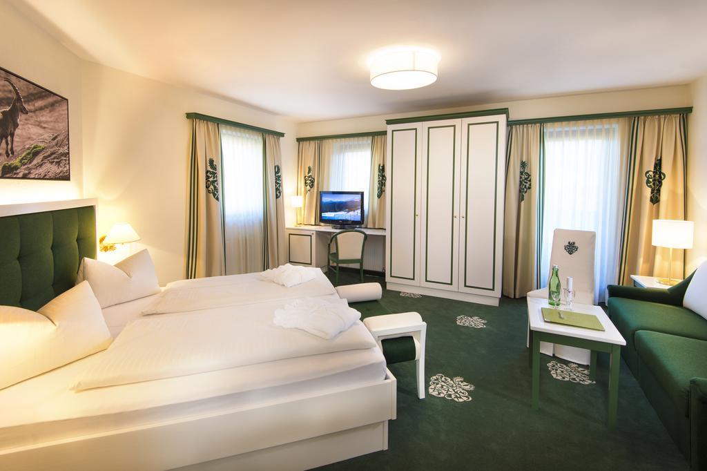 Hotel Zum Jungen Roemer Radstadt Bagian luar foto